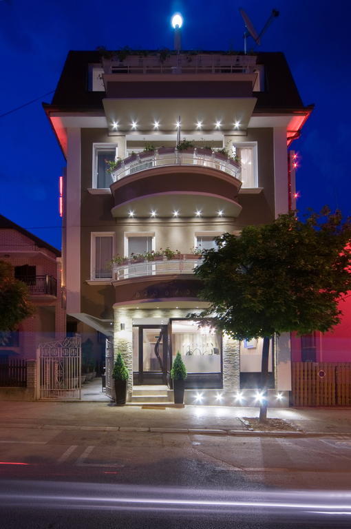 Garni Hotel President De Luxe Kragujevac Eksteriør billede