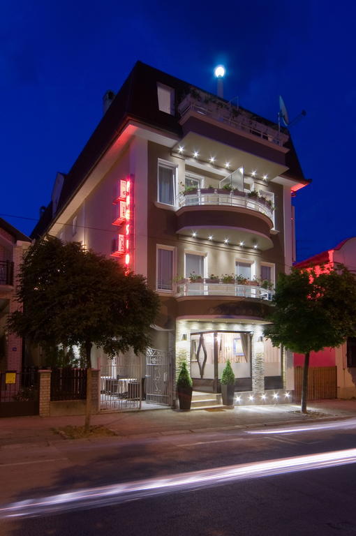 Garni Hotel President De Luxe Kragujevac Eksteriør billede